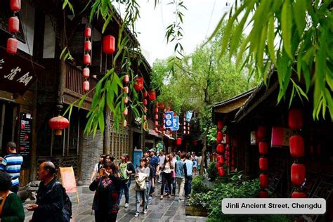 成都市有哪些好玩的，是不是只有锦里和武侯祠？